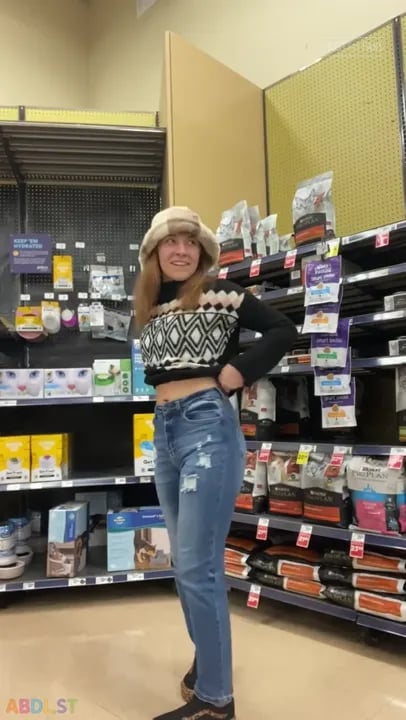 PaddedkittenVuittQn - Happy New Year Sneaky Public Diaper.mp4