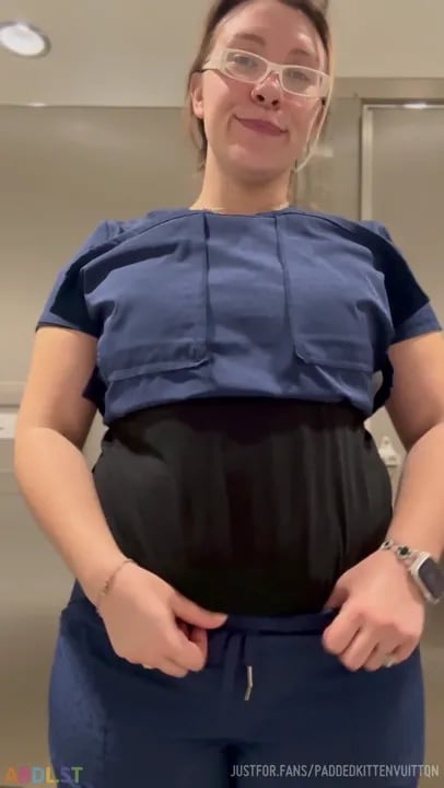 PaddedkittenVuittQn - I Changed My Stinky Butt At Walmart