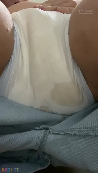 PaddedkittenVuittQn - I Think This Is My Second Pee.mp4