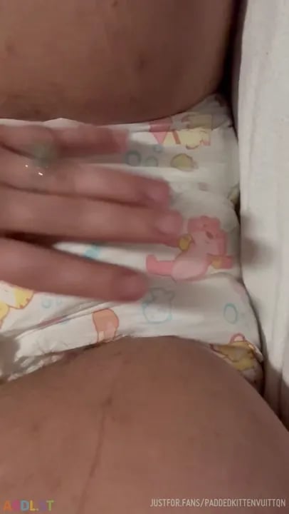PaddedkittenVuittQn - Just Filling Up My Diaper