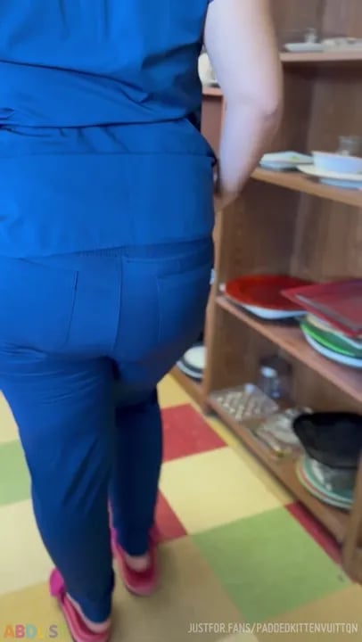 PaddedkittenVuittQn - Scrubs