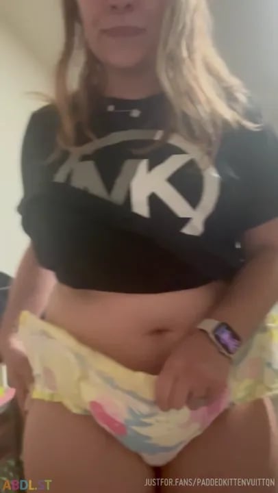 PaddedkittenVuittQn - Taking My Diaper Off