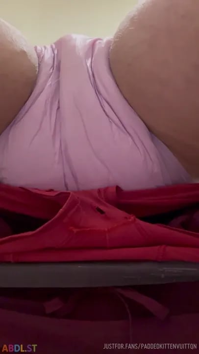PaddedkittenVuittQn - Third Or Fourth Pee.mp4