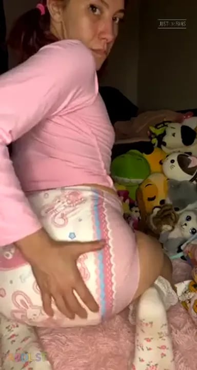 PaddedkittenVuittQn - Would You Come And Rub My Diaper