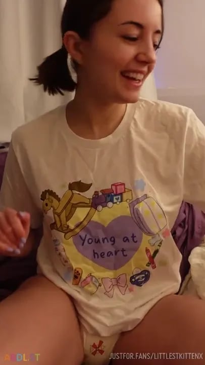 Liddlestflora - Peeing In An Already Soaked Diaper.mp4