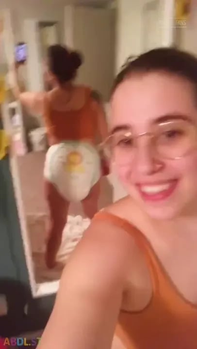 Liddlestflora - Silly Little Diaper Butt Wiggles.mp4