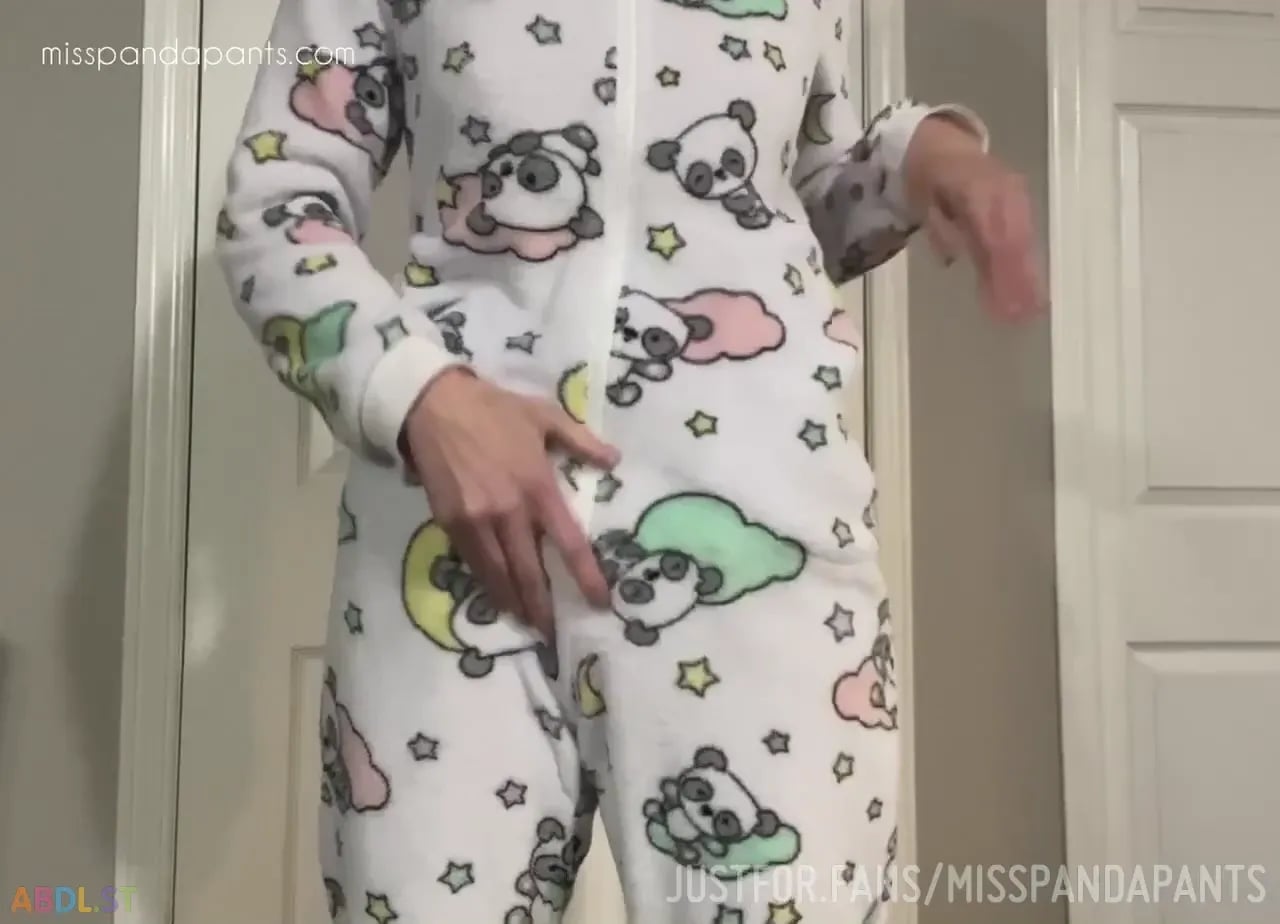 Misspandapants - WetSdk And Footies.mp4