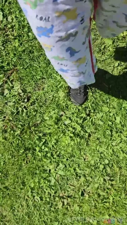 Playpentot - Cute Footie Walk ABDL Playtime.mp4