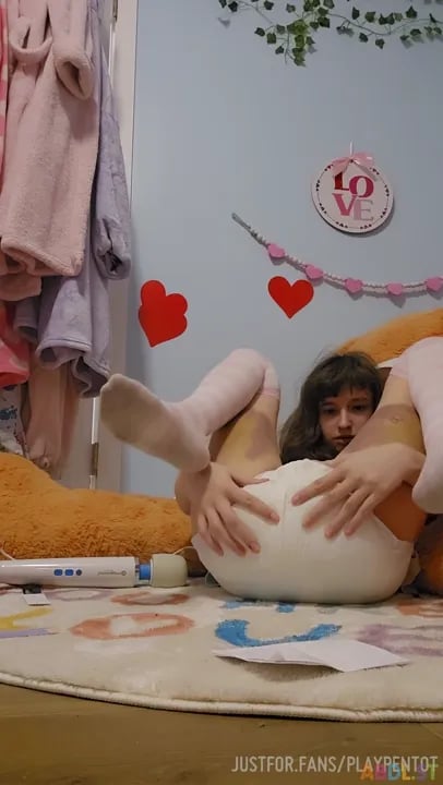 Playpentot - Huffy Diaper Change And Playtime.mp4