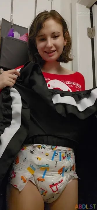 Playpentot - Lil Outfit Check For Dorothy’s Night