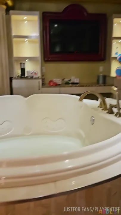 Playpentot - Luxury Jacuzzi Fun With Belle.mp4