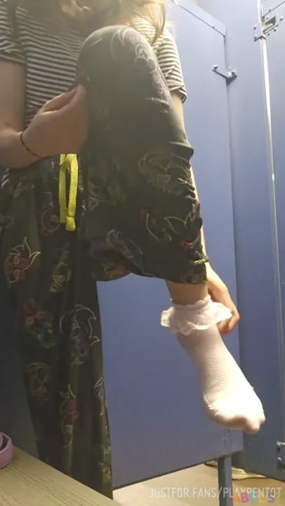Playpentot - Public Change Room Bathing Suit Strip.mp4