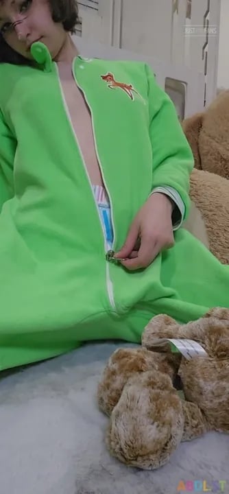 Playpentot - Stuffie Fun And Footie Playtime.mp4