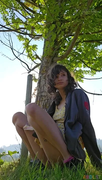 Playpentot - Sundress Peeing Outside ABDL.mp4