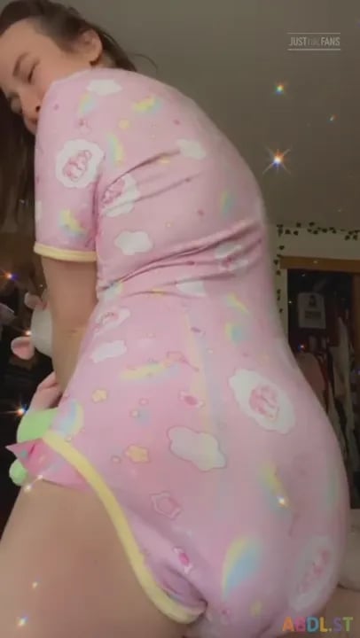 Pulluppoofs - Messy Diaper Fun With Silly Girl.mp4