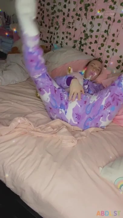 Pulluppoofs - Regressed Baby Girl In Diapers.mp4