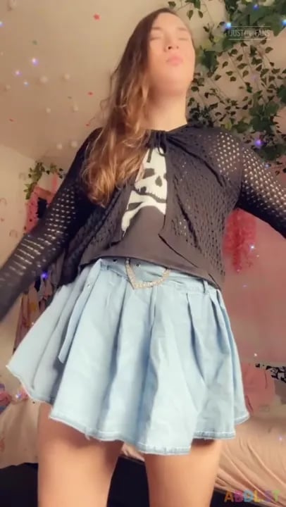Pulluppoofs - Regression Candy Turns Me Into Baby.mp4